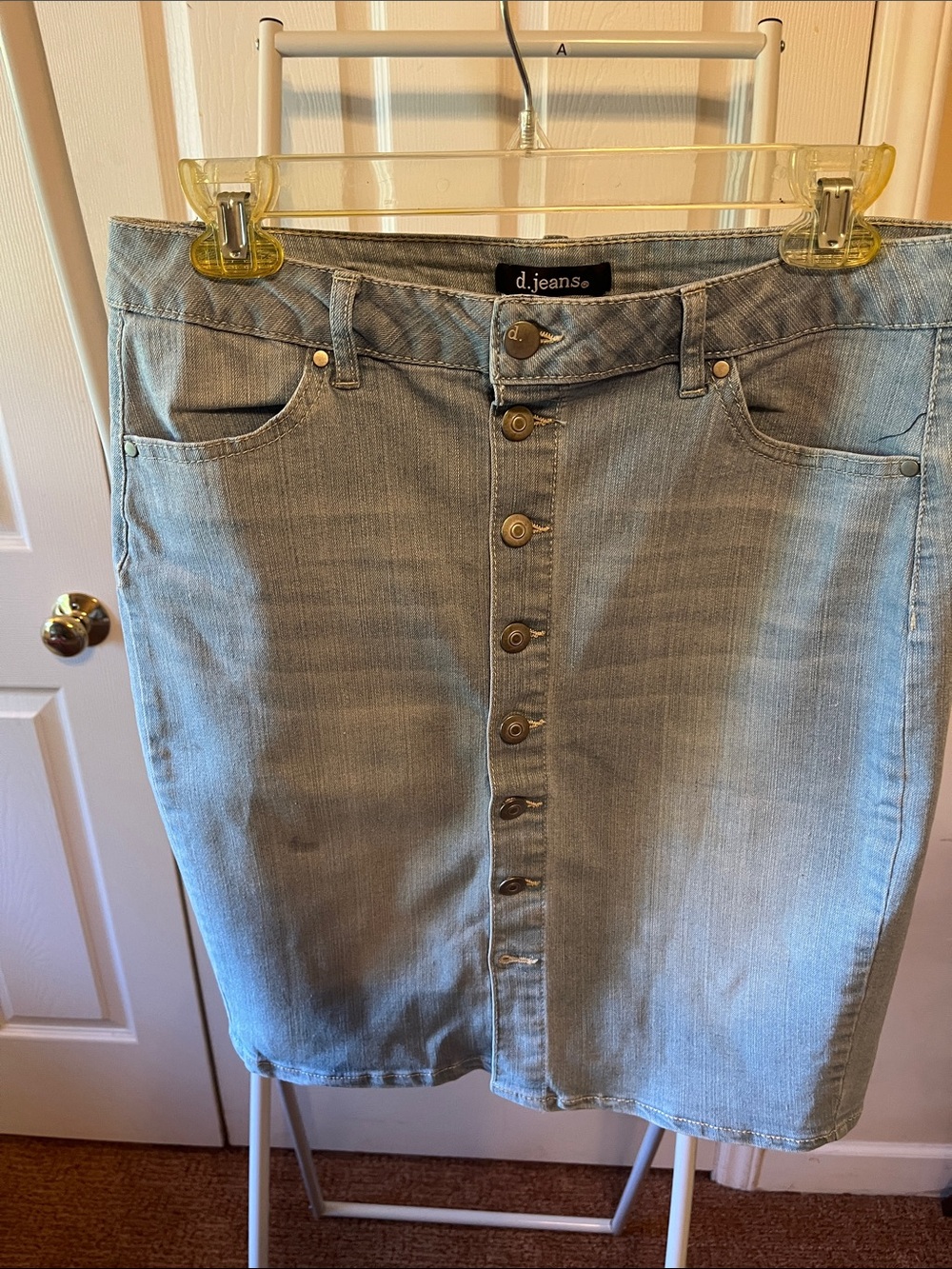 d. jeans Light Blue Button-Front Denim Skirt W/16”L 21”